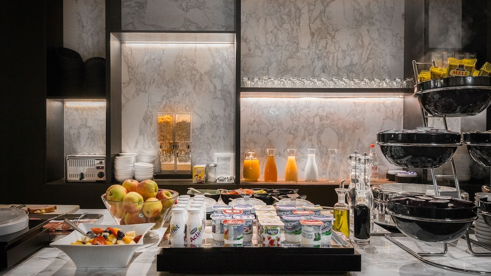 Hotel Acacia — Restaurant & bars in Bruges, Flanders