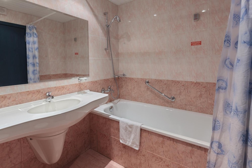 Aquamarine - All Inclusive — Hotel rooms in Sunny Beach, Burgas Region