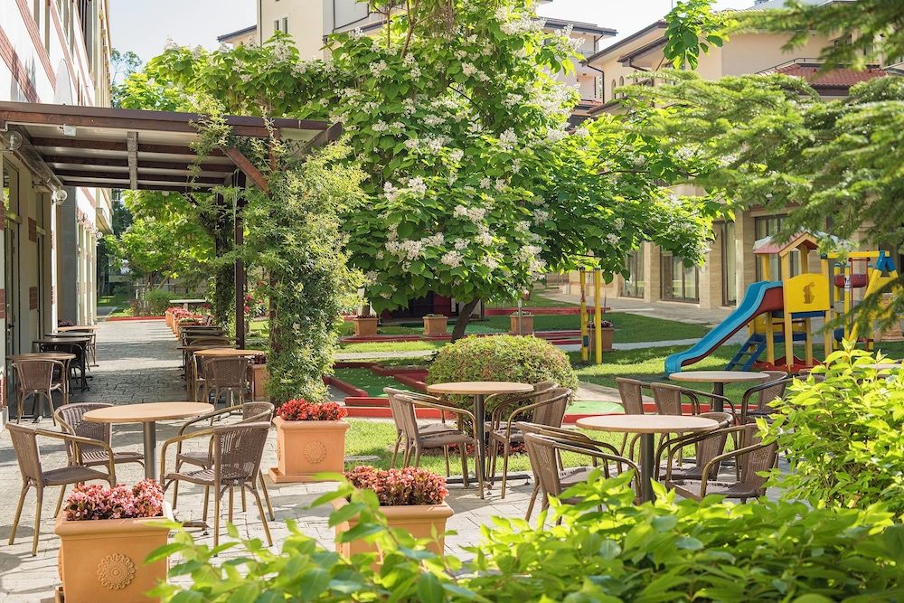 Meliá Sunny Beach Resort — Restaurant & bars in Sunny Beach, Burgas Region
