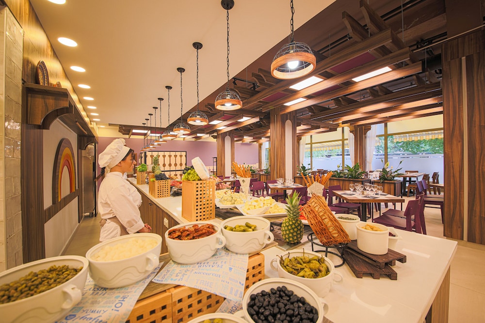 Meliá Sunny Beach Resort — Restaurant & bars in Sunny Beach, Burgas Region