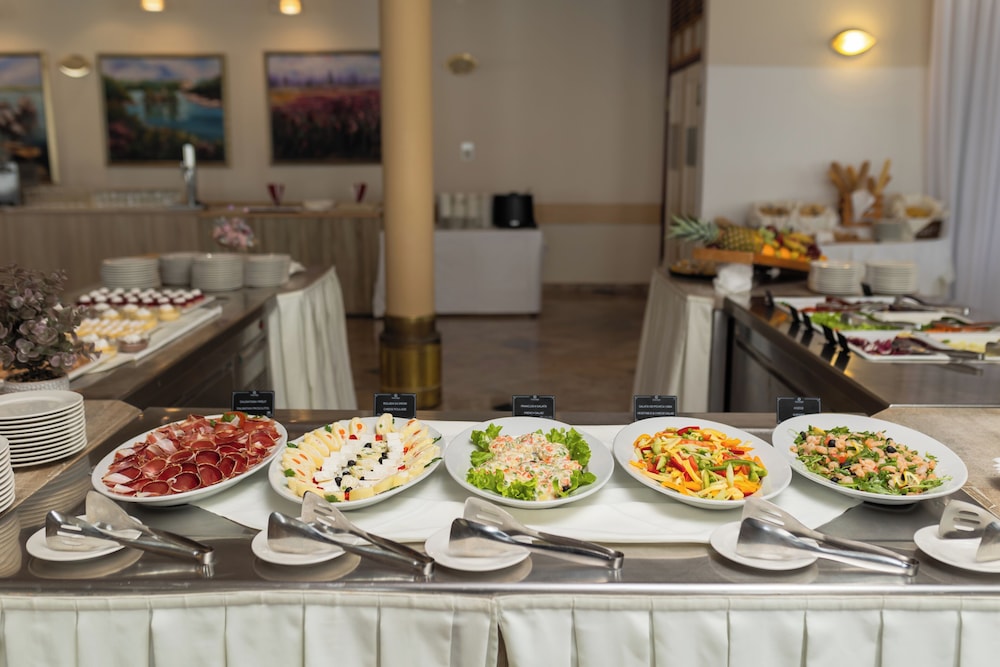 Hotel Punta — Restaurant & bars in Vodice, Šibenik-Knin
