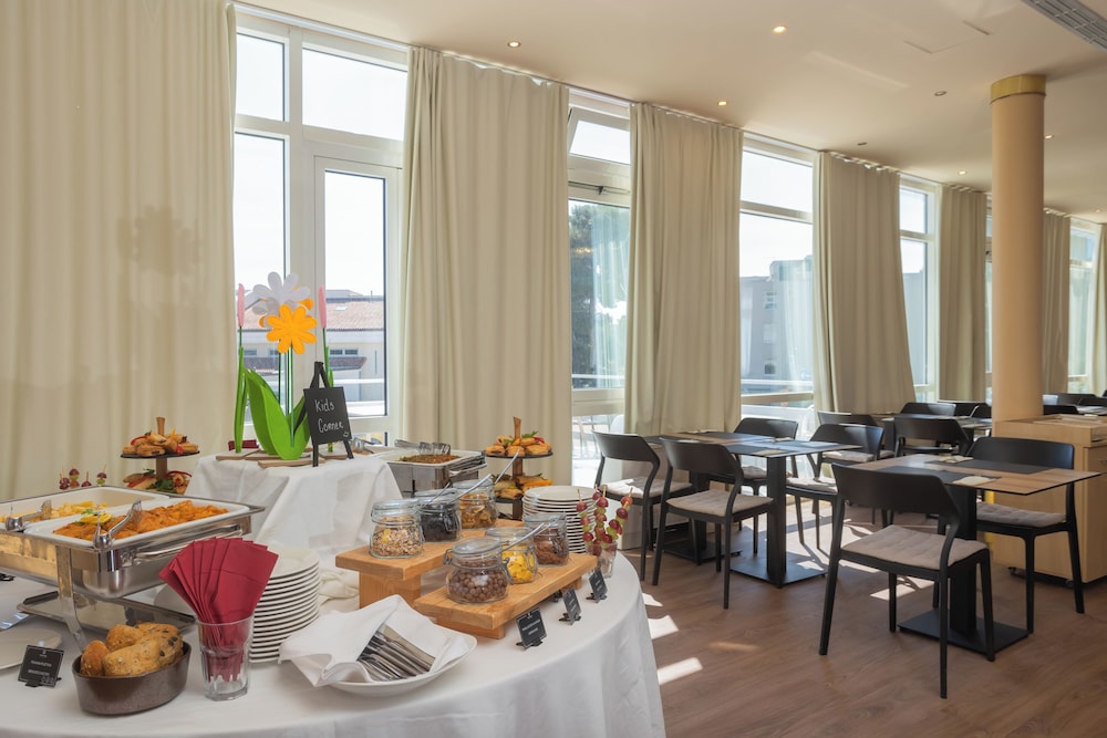Hotel Punta — Restaurant & bars in Vodice, Šibenik-Knin