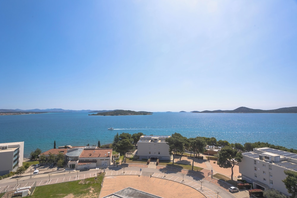 Hotel Punta — Main photo in Vodice, Šibenik-Knin