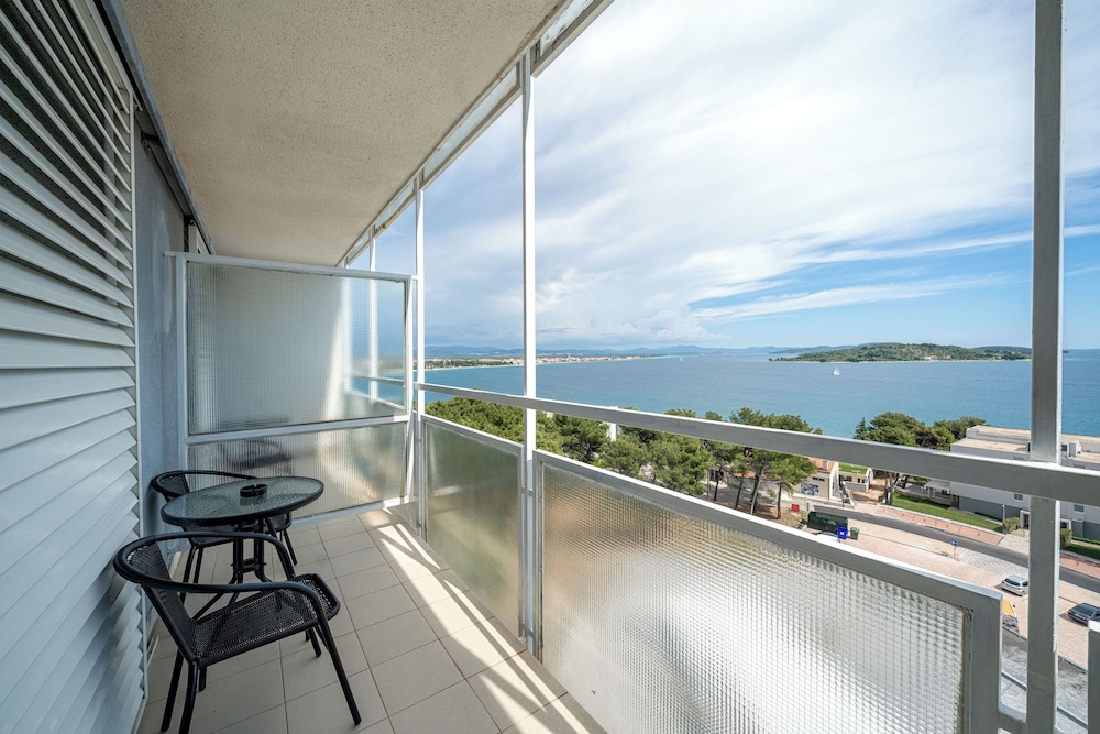 Hotel Punta — Hotel rooms in Vodice, Šibenik-Knin