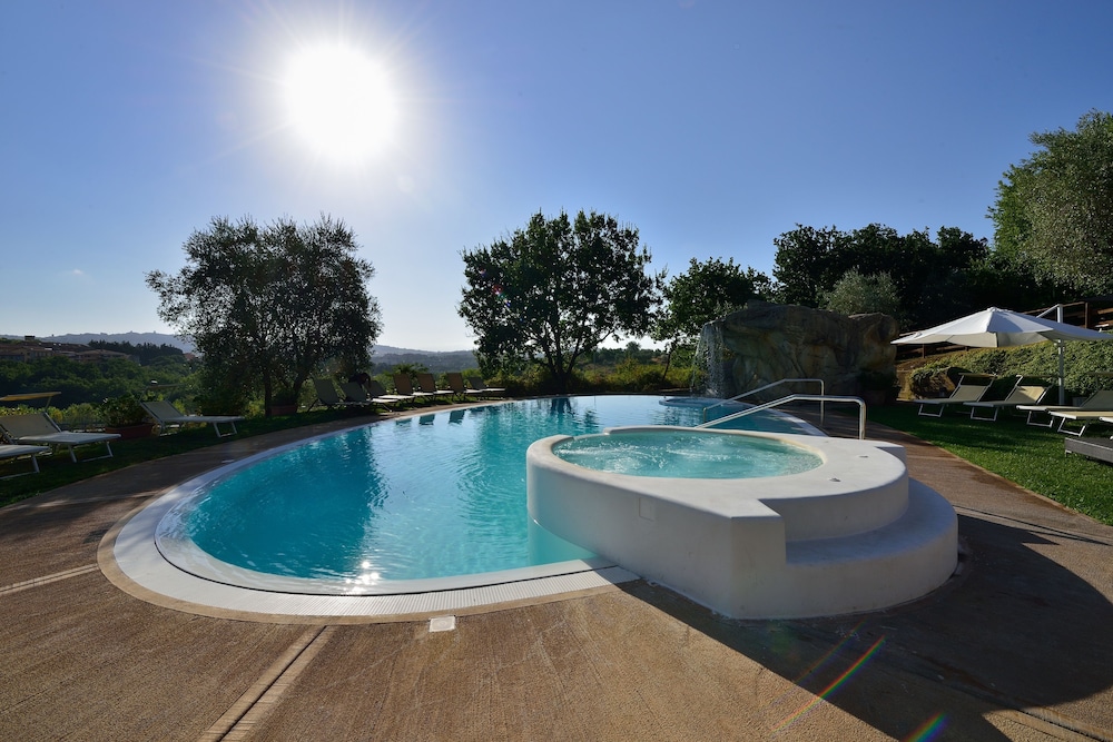La Meridiana Bleisure Hotel
