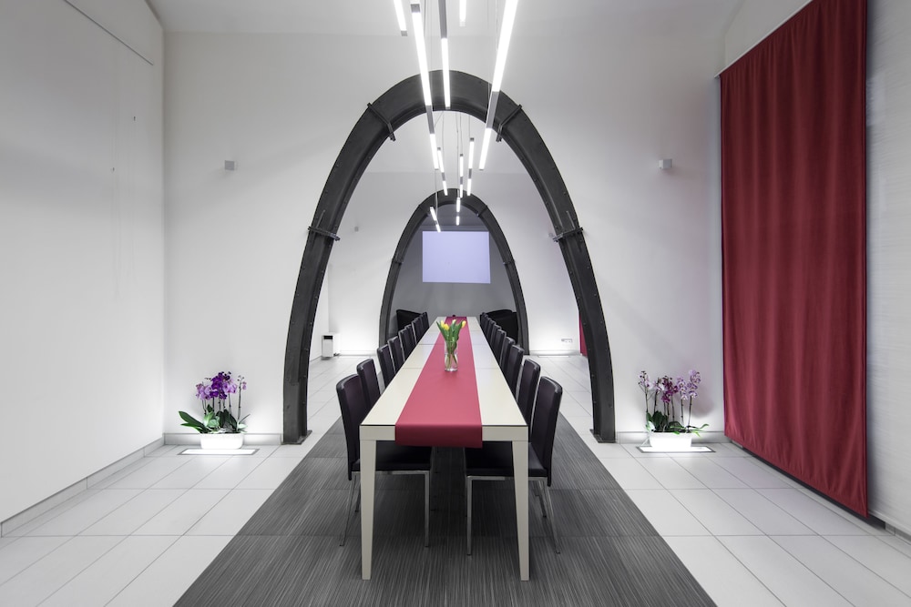 Hotel Pav — Restaurant & bars in Prague, Prague