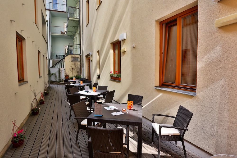 Hotel Pav — Restaurant & bars in Prague, Prague