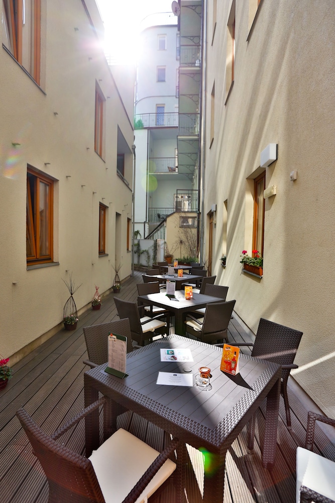 Hotel Pav — Restaurant & bars in Prague, Prague