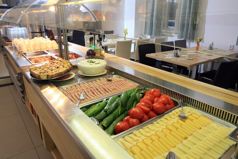 Hotel Pav — Restaurant & bars in Prague, Prague