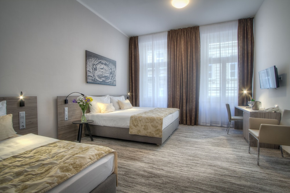 Hotel Pav — Hotel rooms in Prague, Prague