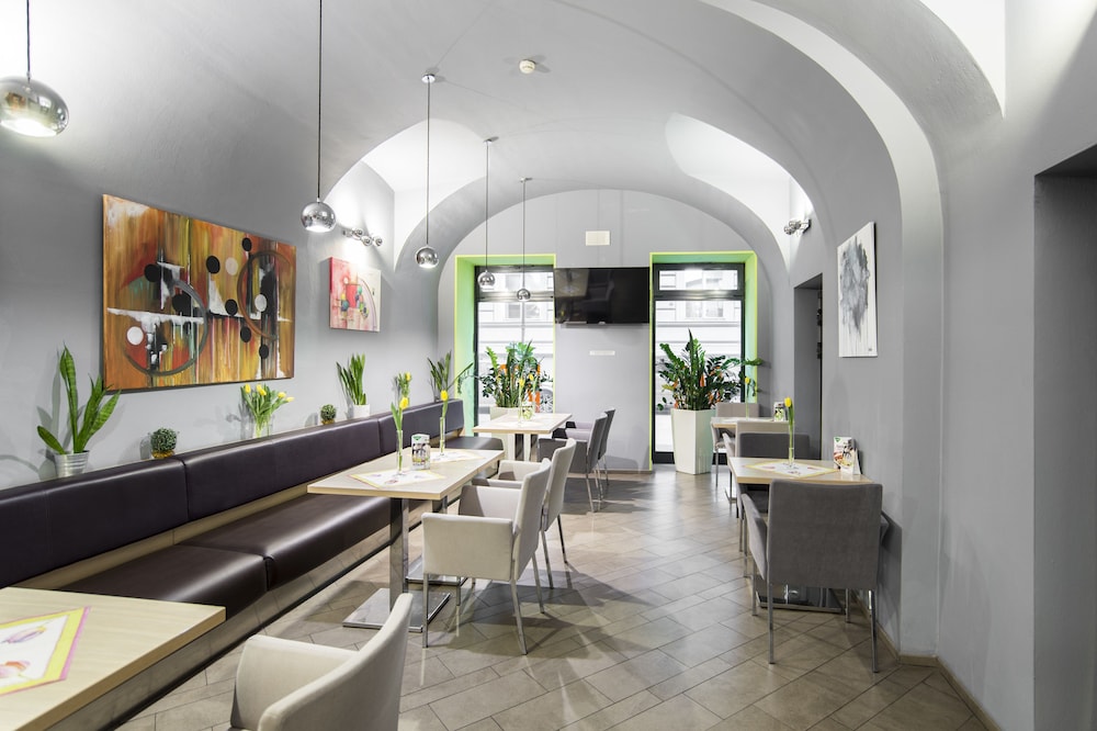 Hotel Pav — Restaurant & bars in Prague, Prague