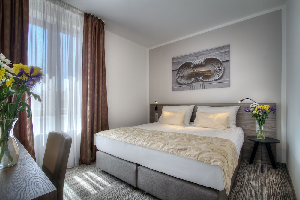 Hotel Pav — Hotel rooms in Prague, Prague