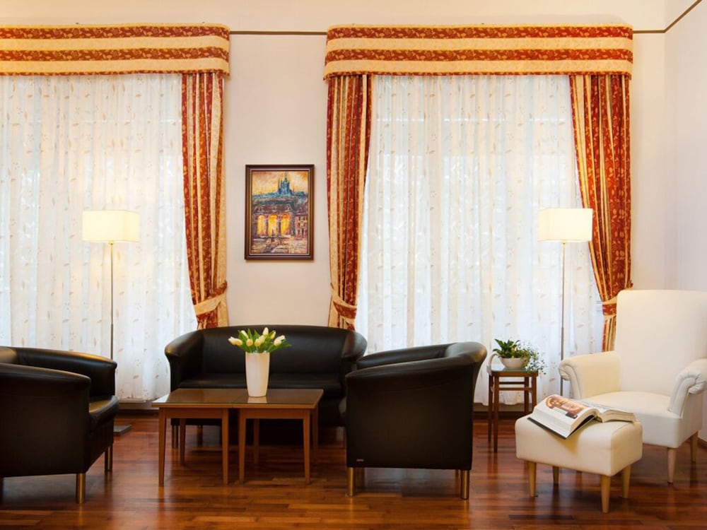 Cloister Inn — Hotel rooms in Prague, Prague