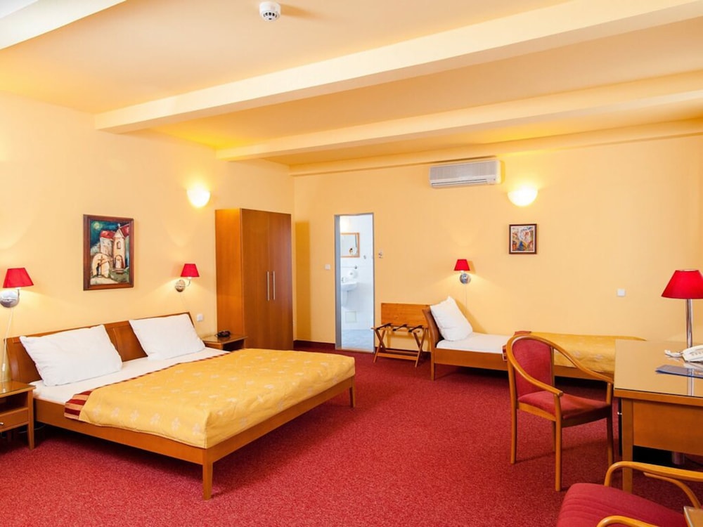 Cloister Inn — Hotel rooms in Prague, Prague
