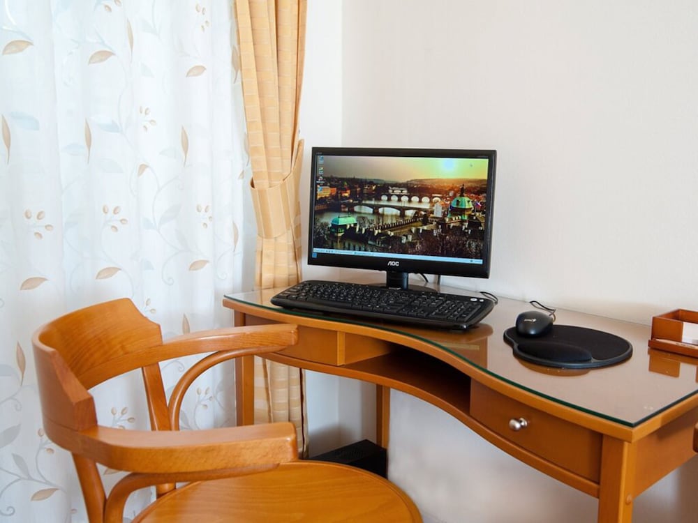 Cloister Inn — Hotel rooms in Prague, Prague