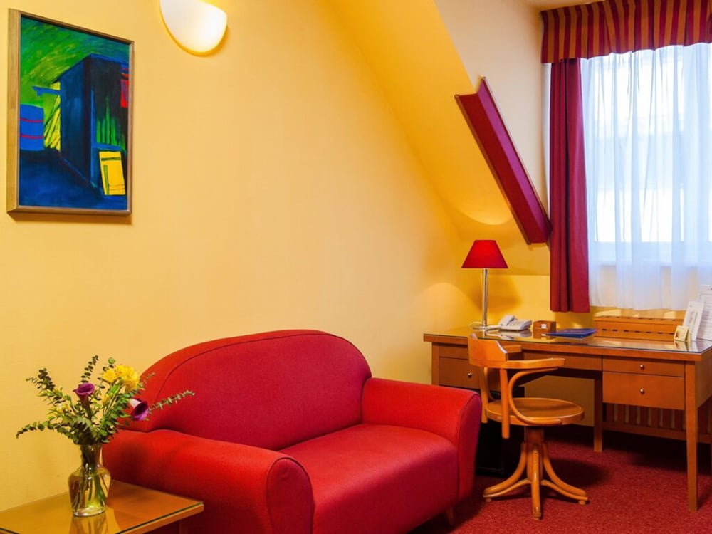 Cloister Inn — Hotel rooms in Prague, Prague