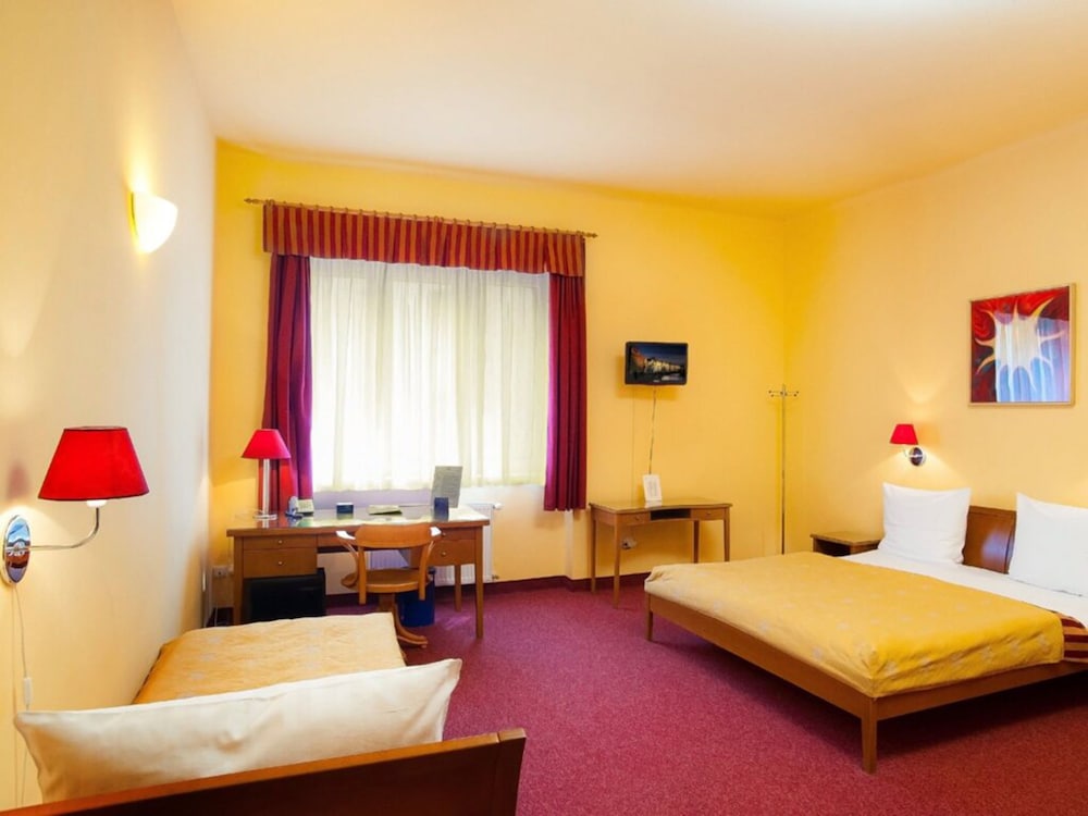 Cloister Inn — Hotel rooms in Prague, Prague
