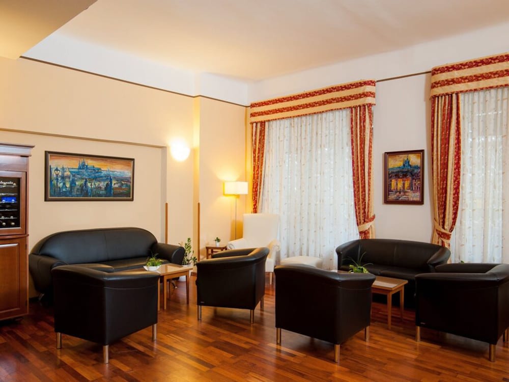 Cloister Inn — Hotel rooms in Prague, Prague