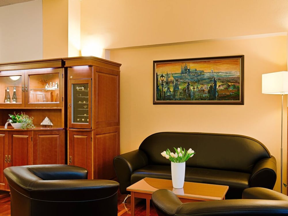 Cloister Inn — Hotel rooms in Prague, Prague