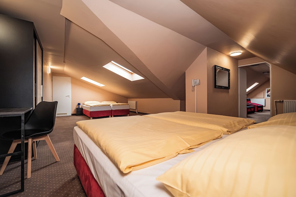 Hotel Czechia — Hotel rooms in Prague, Prague