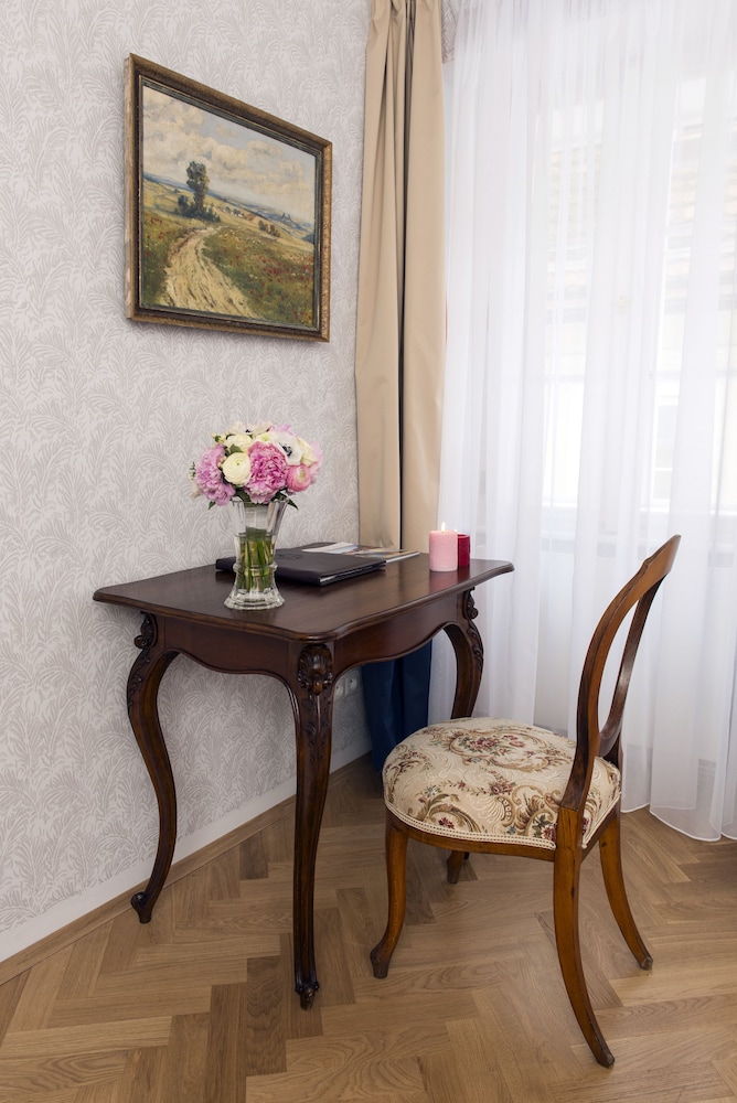 Boutique Hotel Constans — Hotel rooms in Prague, Prague