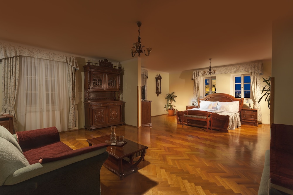 Boutique Hotel Constans — Hotel rooms in Prague, Prague