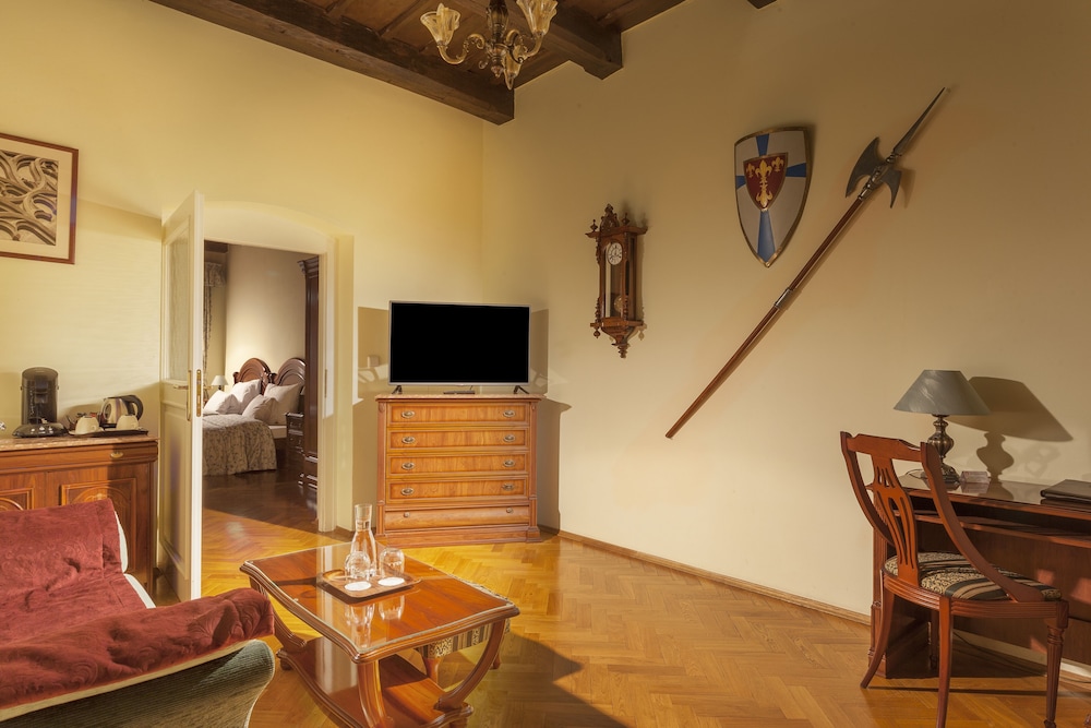 Boutique Hotel Constans — Hotel rooms in Prague, Prague