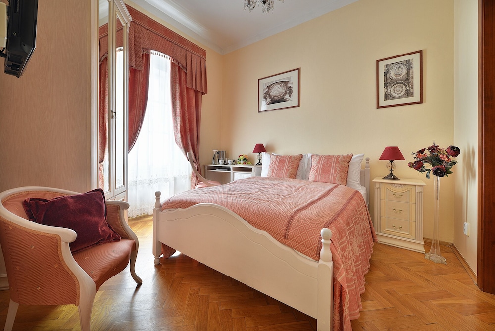 Boutique Hotel Constans — Hotel rooms in Prague, Prague