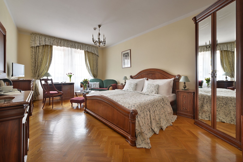 Boutique Hotel Constans — Hotel rooms in Prague, Prague