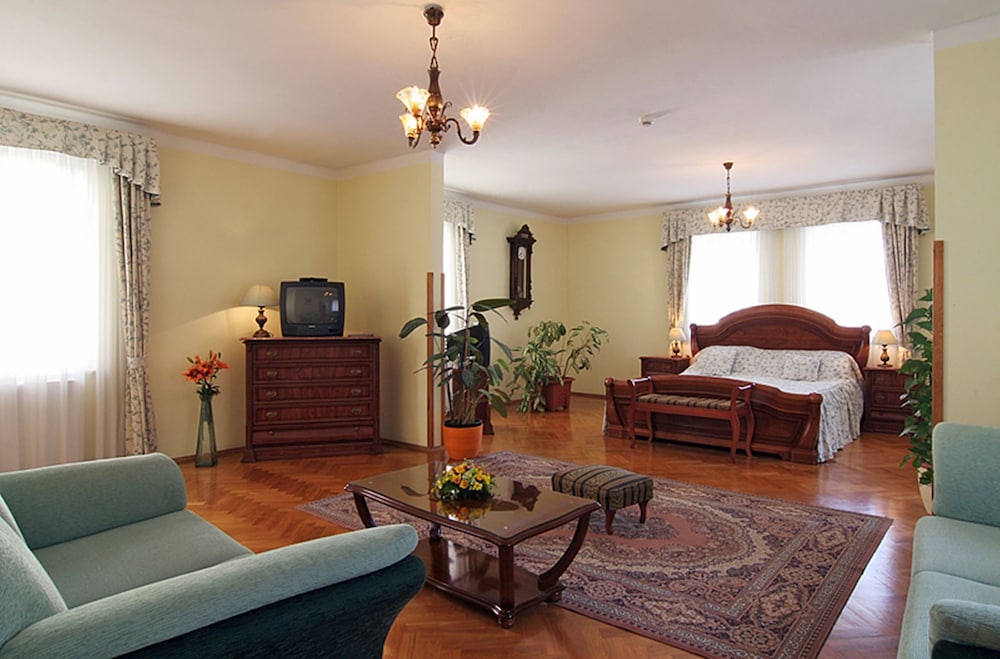 Boutique Hotel Constans — Hotel rooms in Prague, Prague