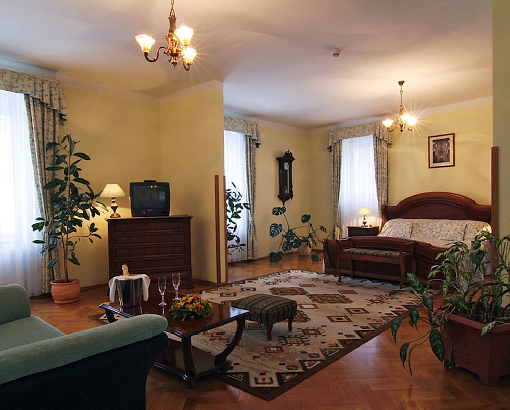 Boutique Hotel Constans — Hotel rooms in Prague, Prague