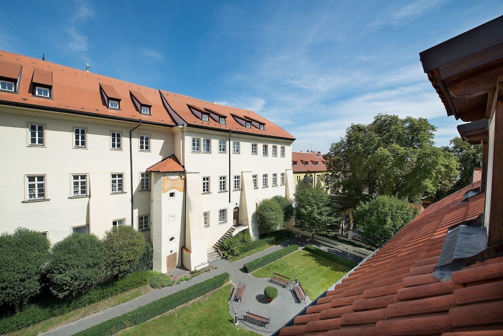 Boutique Hotel Constans — Hotel building in Prague, Prague