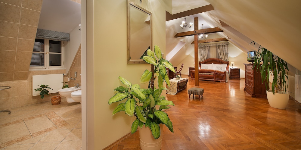 Boutique Hotel Constans — Hotel rooms in Prague, Prague