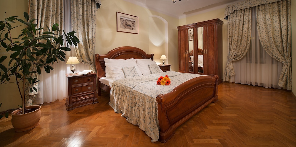 Boutique Hotel Constans — Hotel rooms in Prague, Prague
