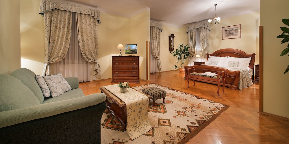 Boutique Hotel Constans — Hotel rooms in Prague, Prague