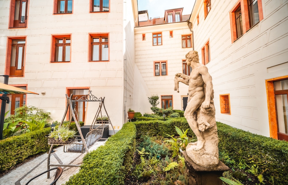 Hotel Élite Prague — Hotel building in Prague, Prague