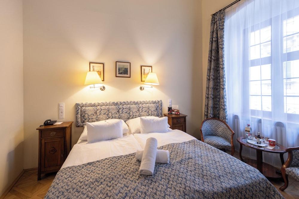 Hotel Élite Prague — Hotel rooms in Prague, Prague