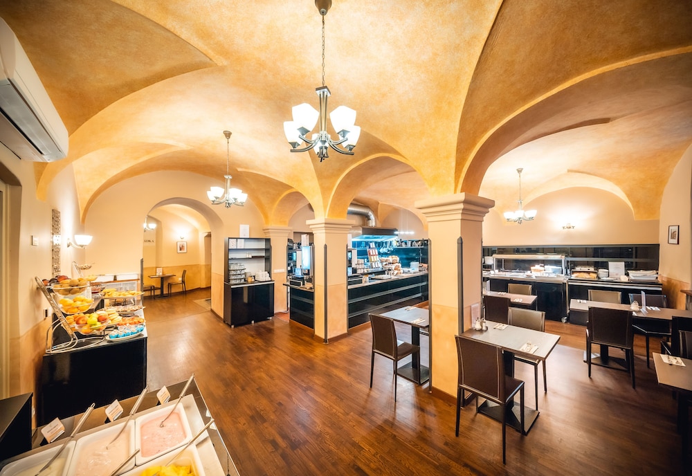 Hotel Élite Prague — Restaurant & bars in Prague, Prague