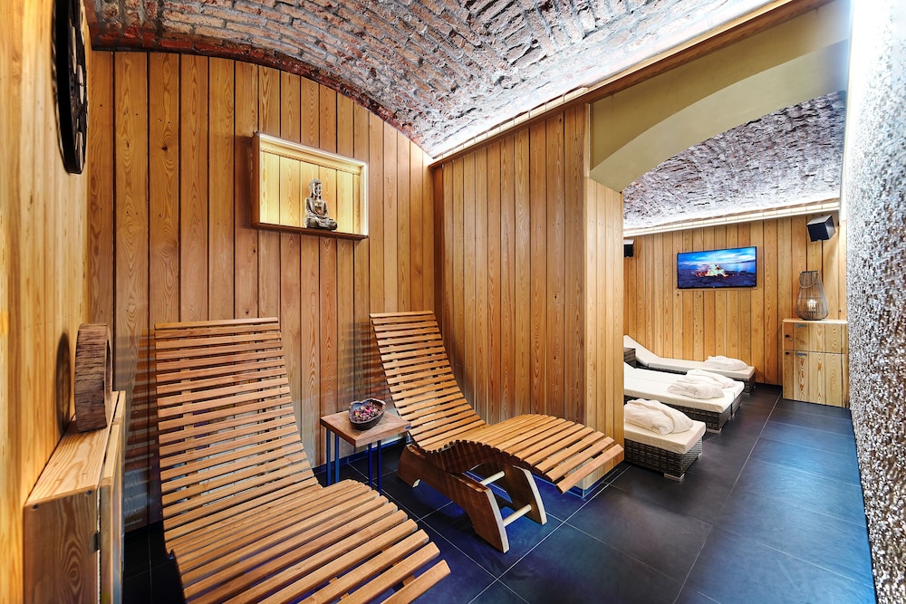 Green Garden Hotel — Spa in Prague, Prague
