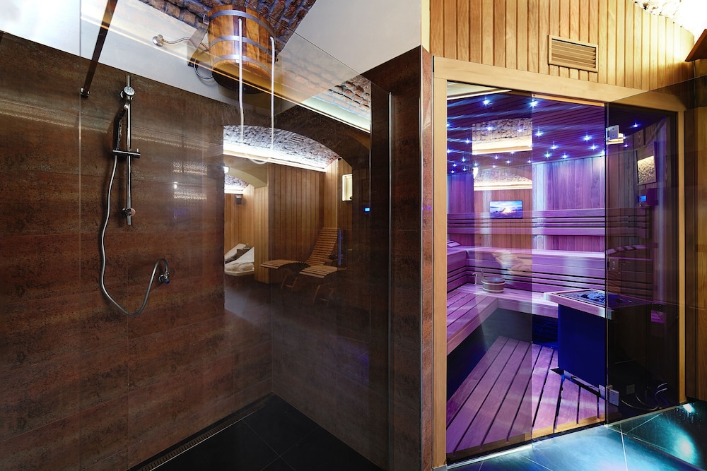 Green Garden Hotel — Spa in Prague, Prague
