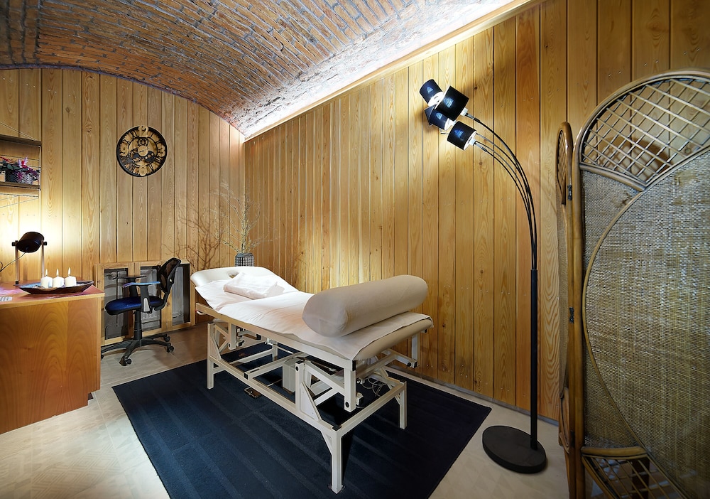Green Garden Hotel — Spa in Prague, Prague