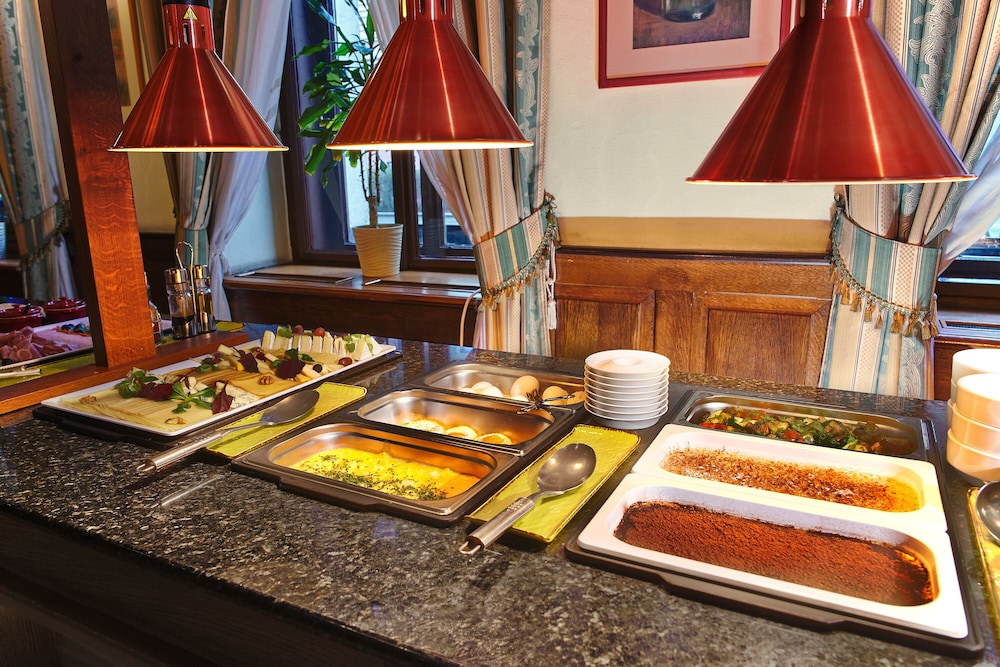 Green Garden Hotel — Restaurant & bars in Prague, Prague