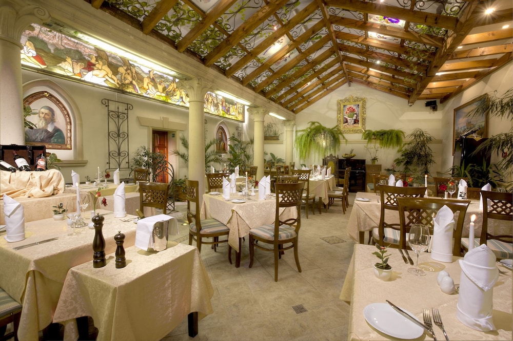 Green Garden Hotel — Restaurant & bars in Prague, Prague