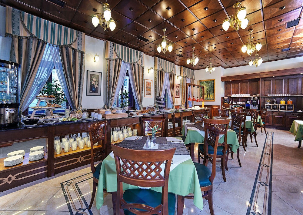 Green Garden Hotel — Restaurant & bars in Prague, Prague