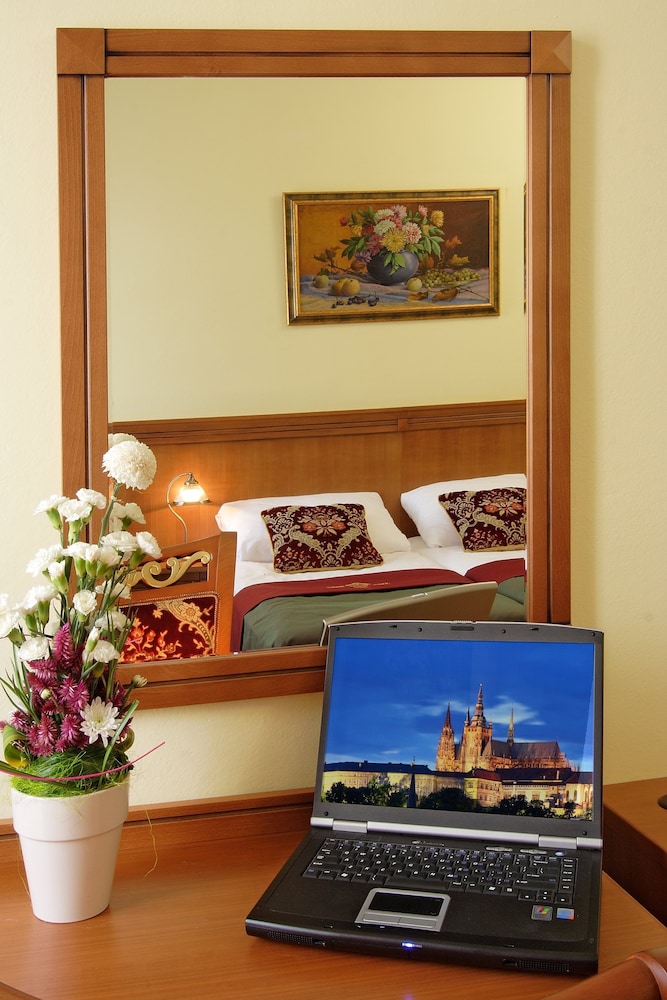 Green Garden Hotel — Hotel rooms in Prague, Prague