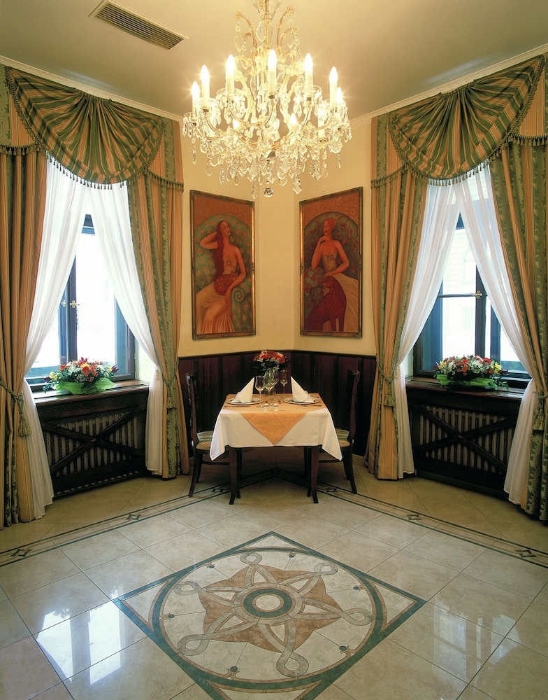 Green Garden Hotel — Restaurant & bars in Prague, Prague