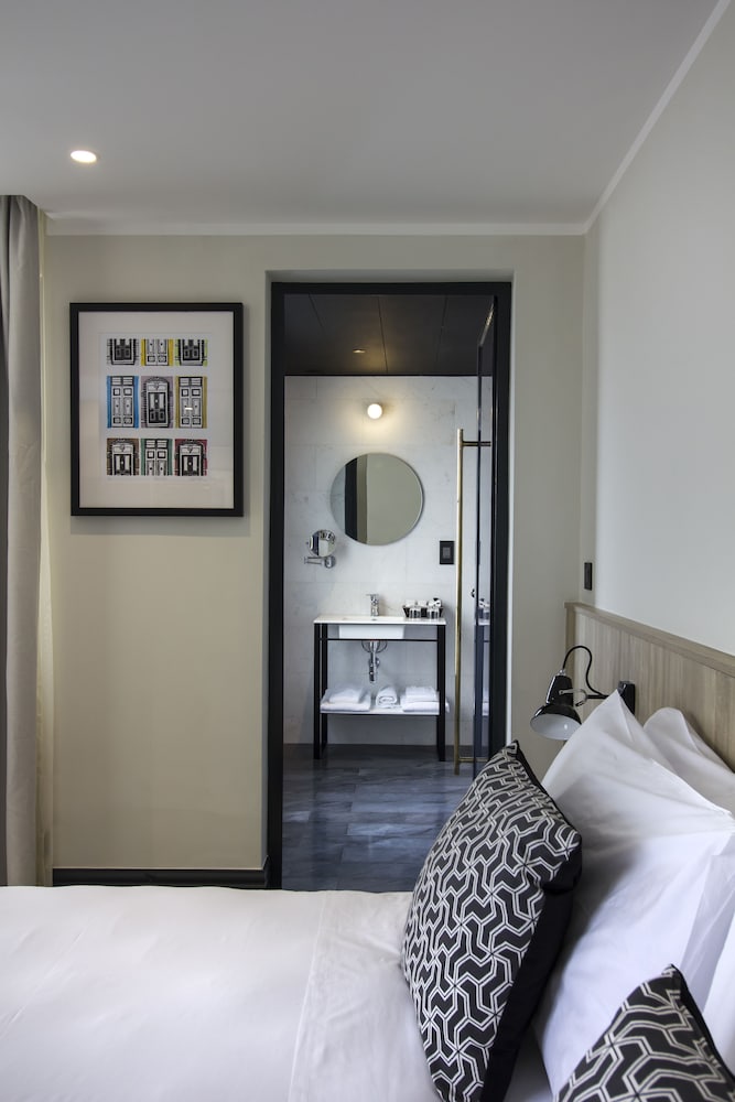 La Falconeria Hotel — Hotel rooms in Valletta, Malta Island