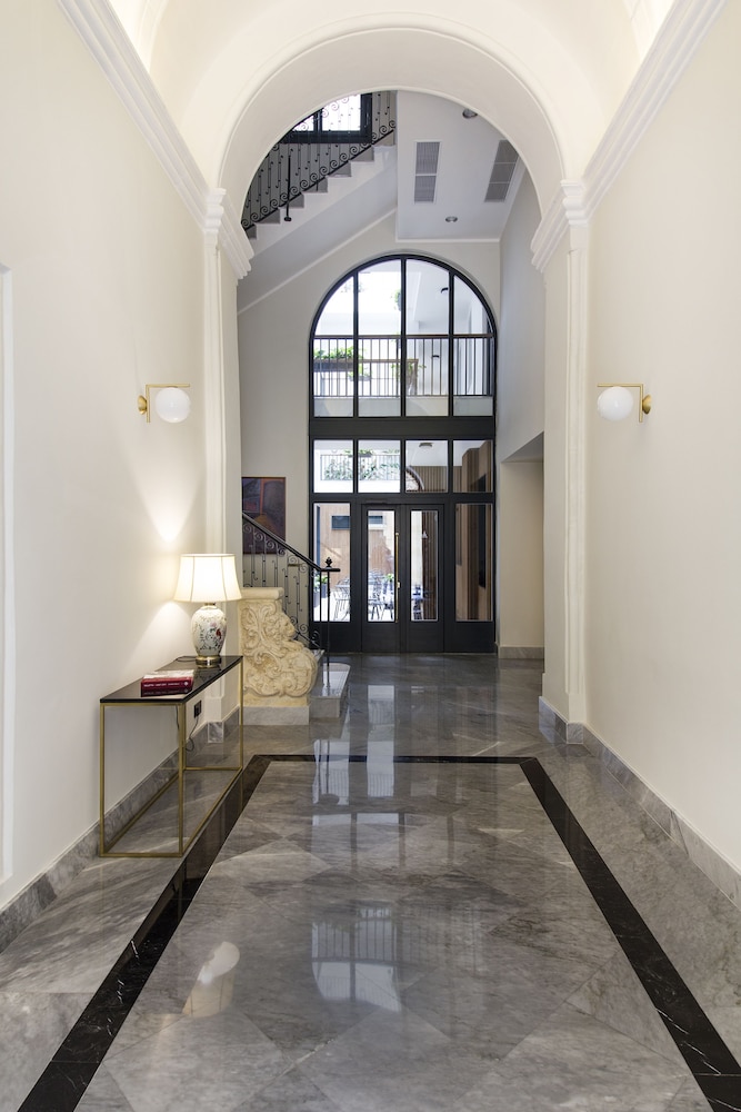 La Falconeria Hotel — Hotel building in Valletta, Malta Island