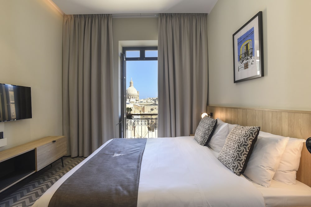 La Falconeria Hotel — Hotel rooms in Valletta, Malta Island