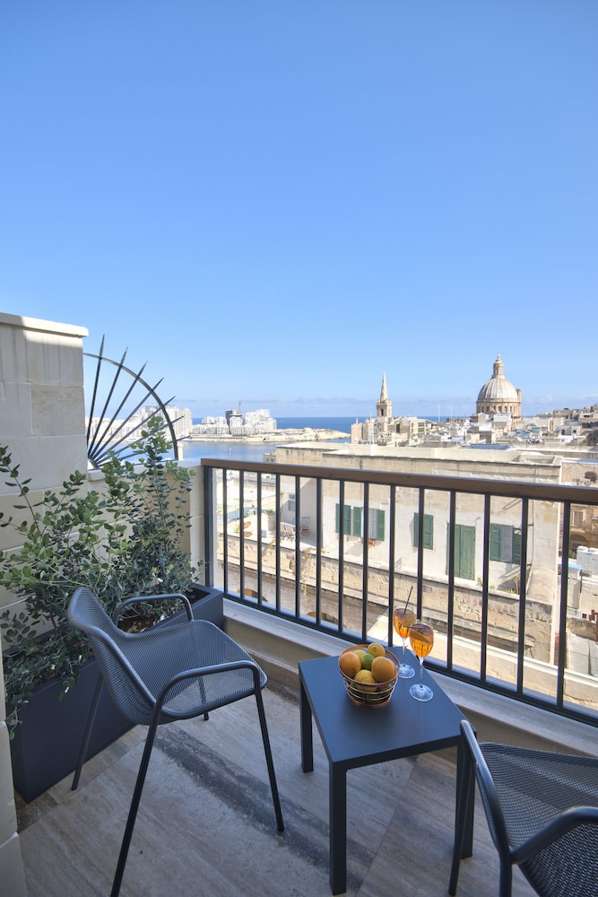 La Falconeria Hotel — Hotel rooms in Valletta, Malta Island